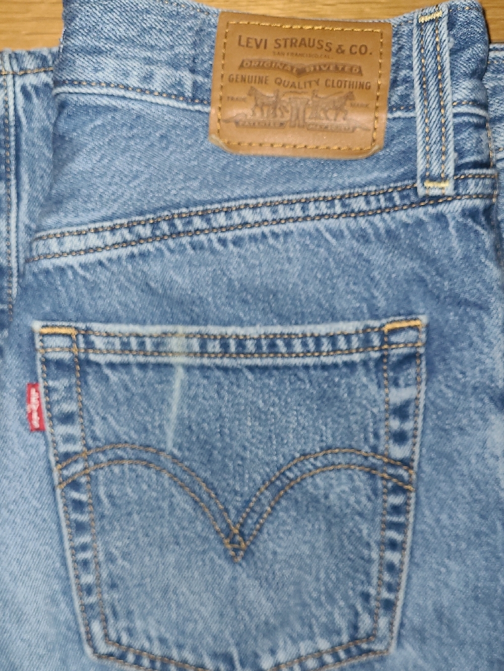 Levi's Ribcage Straight Leg Midium Wash Jeans - Picture 5 of 7